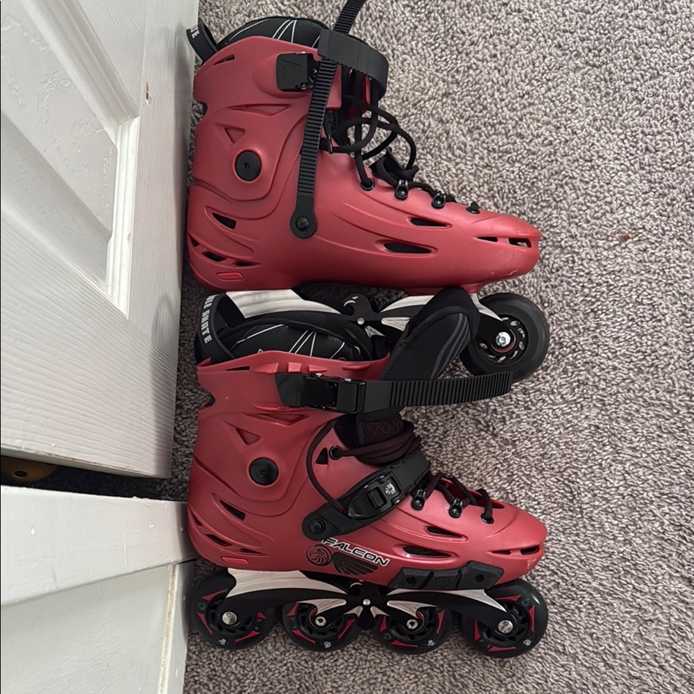 Falcón skates size 43